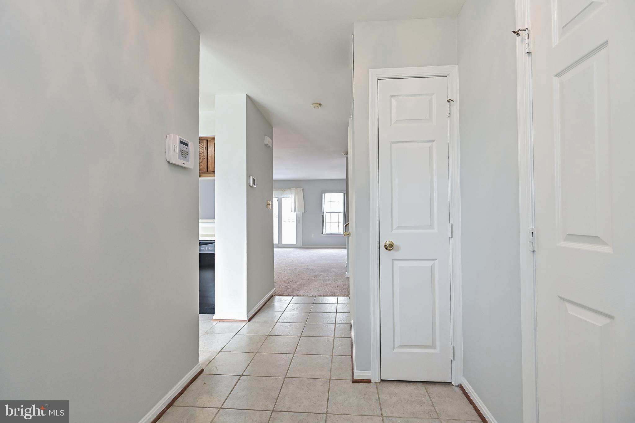 1989 Bowline Loop Woodbridge, VA 22192 - Photo 4 of 41