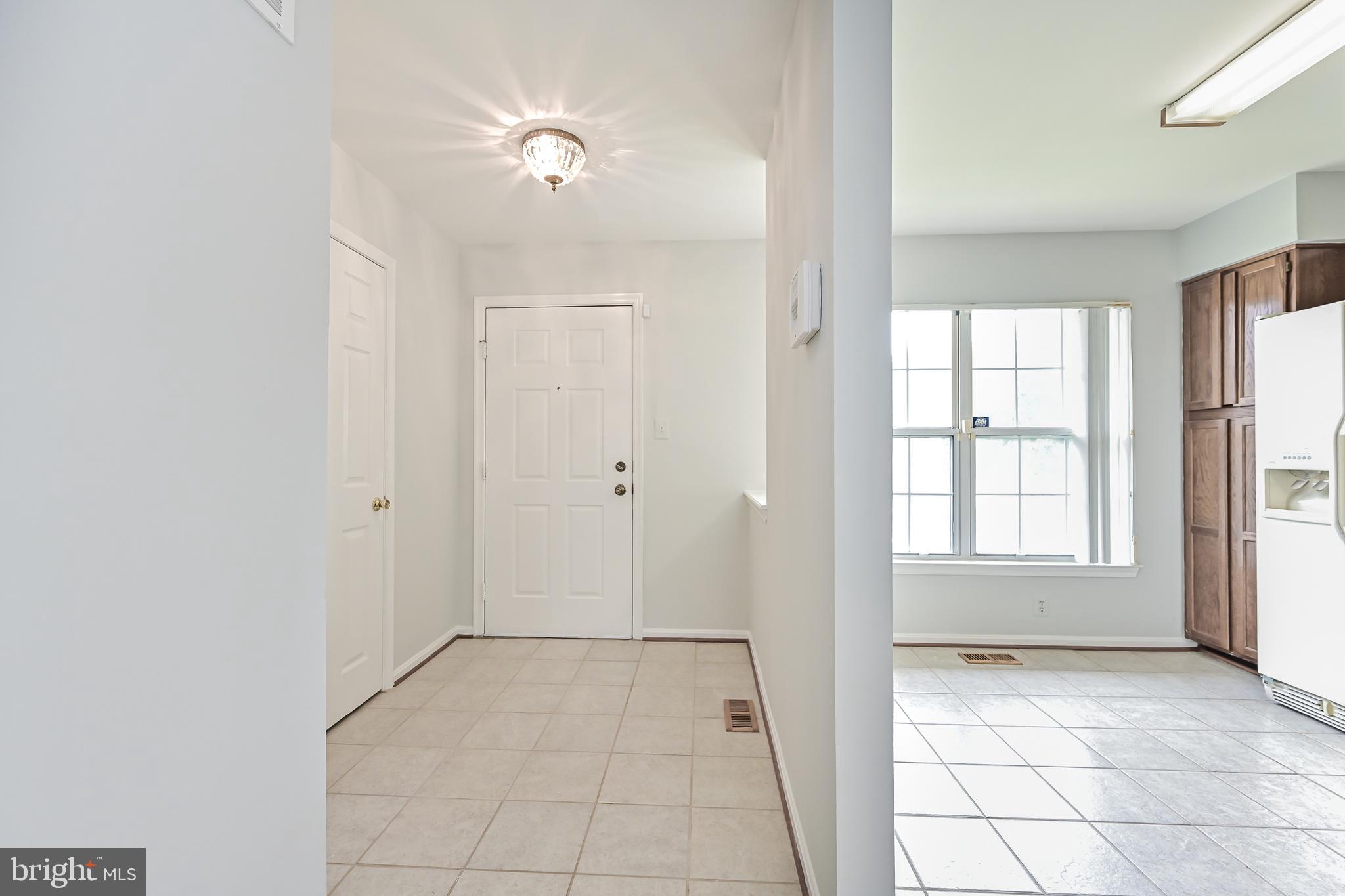 1989 Bowline Loop Woodbridge, VA 22192 - Photo 5 of 41