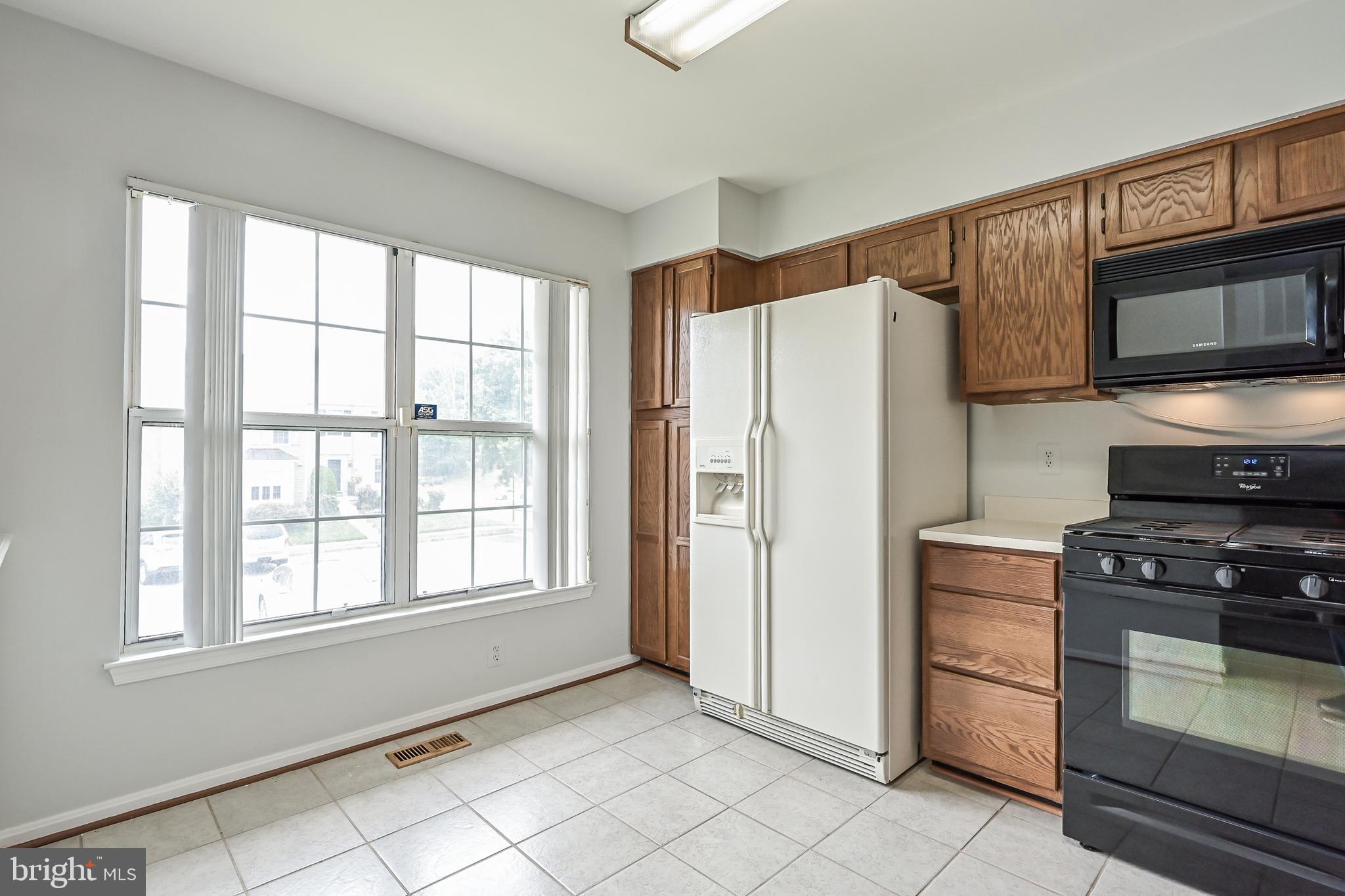 1989 Bowline Loop Woodbridge, VA 22192 - Photo 6 of 41