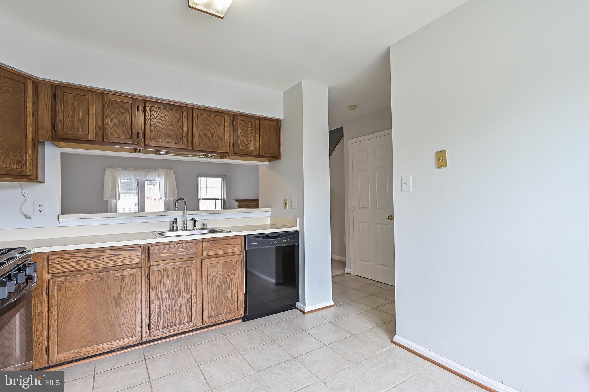 1989 Bowline Loop Woodbridge, VA 22192 - Photo 9 of 41