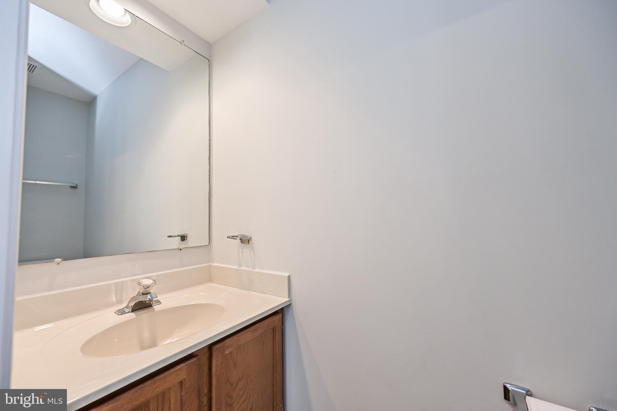 1989 Bowline Loop Woodbridge, VA 22192 - Photo 10 of 41