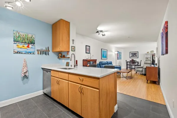 $2,475 | 1435 India Street, Unit 401, San Diego, CA 92101