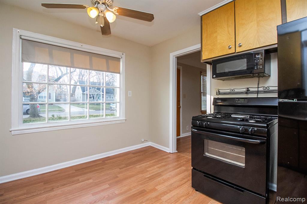 3904 Durham Road Royal Oak, MI 48073 - Photo 9 of 21