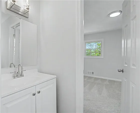 $260,000 | 556 Roxbury Drive, Riverdale, GA 30274