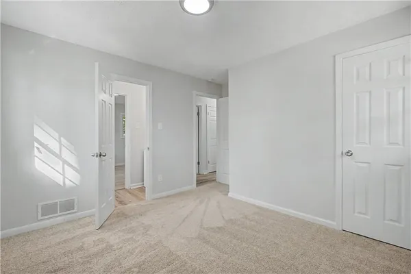 $260,000 | 556 Roxbury Drive, Riverdale, GA 30274