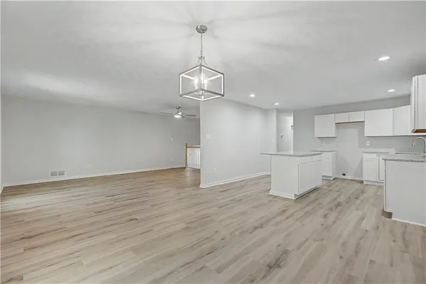 $260,000 | 556 Roxbury Drive, Riverdale, GA 30274