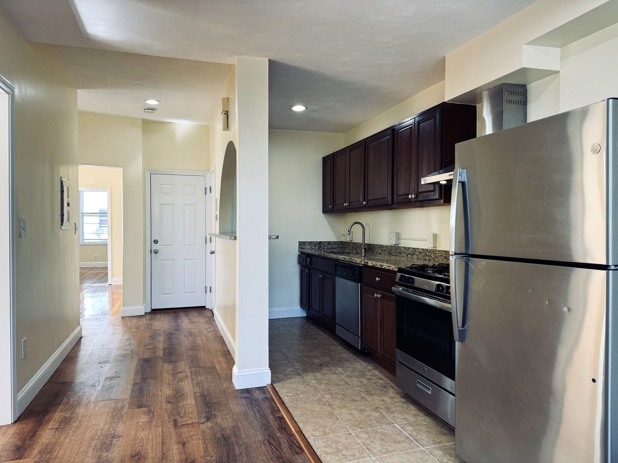 189 Chestnut Street, Unit 2 Chelsea, MA 02150 - Photo 1 of 12 Gallery Image 1