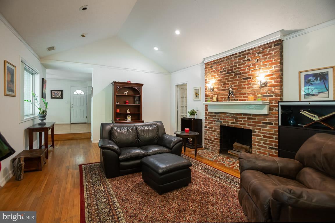 1300 Cresthaven Drive Silver Spring, MD 20903 - Photo 11 of 23 Gallery Image 11