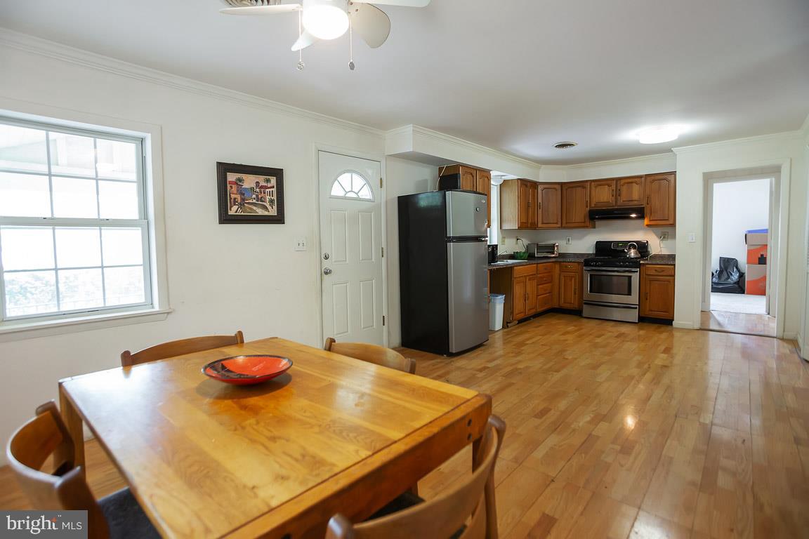 1300 Cresthaven Drive Silver Spring, MD 20903 - Photo 6 of 23 Gallery Image 6
