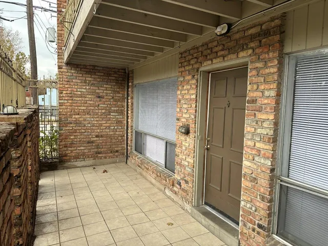 $950 | 820 West Alabama Street, Unit 1, Houston, TX 77006