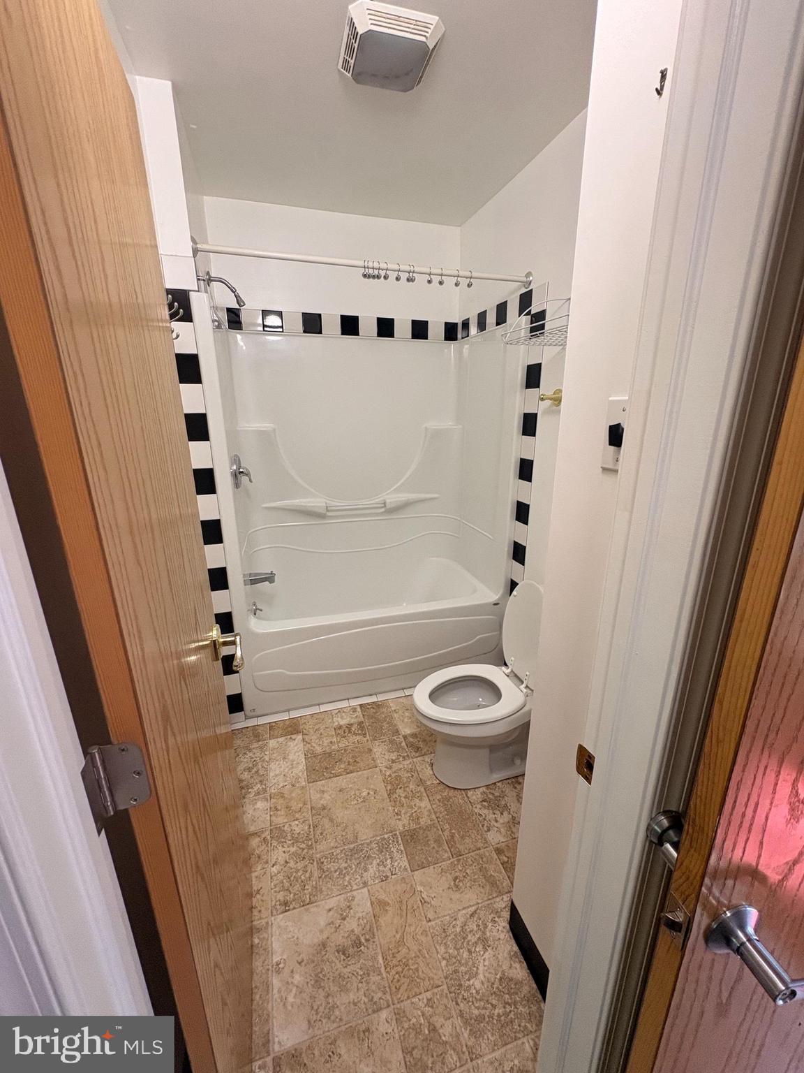 510 Rocksville Road, Unit 207 Holland, PA 18966 - Photo 7 of 9