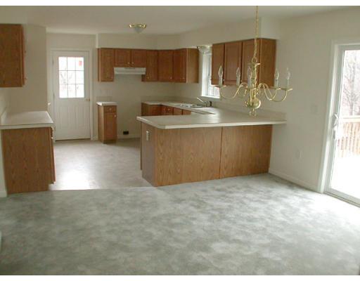 34 Rydberg Terrace Auburn, MA 01607 - Photo 3 of 10 Gallery Image 3