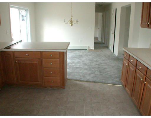 34 Rydberg Terrace Auburn, MA 01607 - Photo 4 of 10 Gallery Image 4