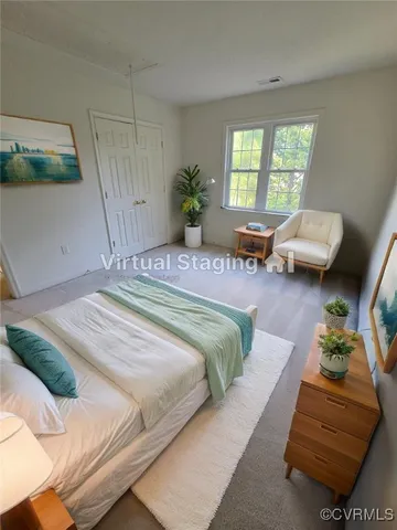 a bunch of flowers are in a garden