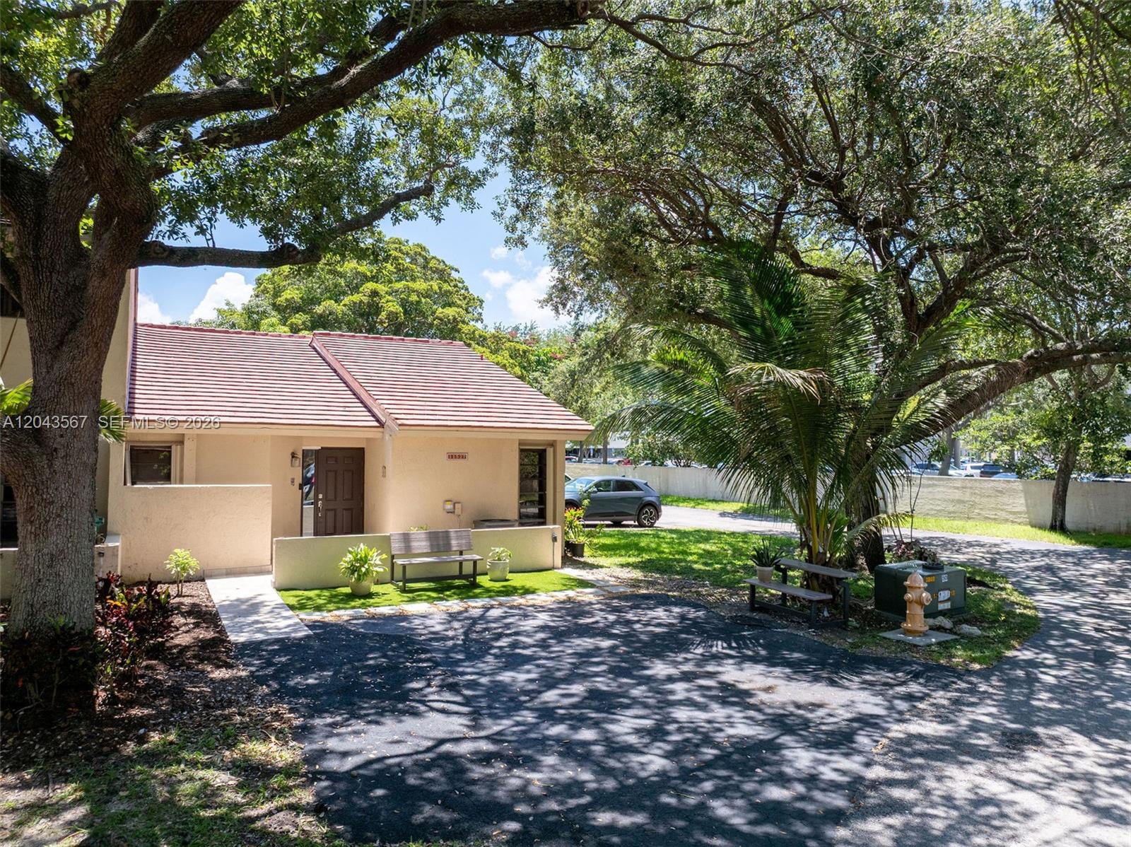 11527 Southwest 90th Street Miami, FL 33176 - Photo 2 of 26