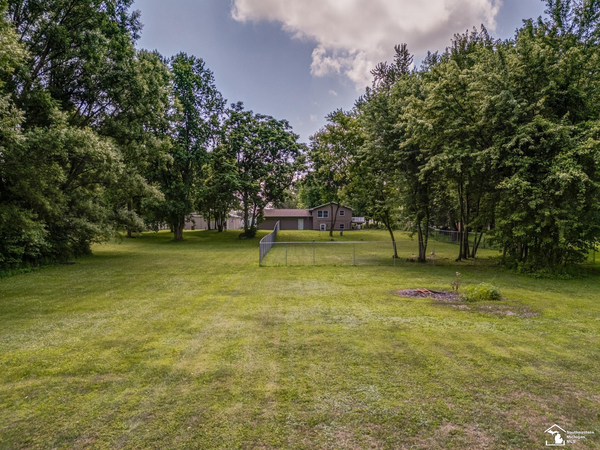8870 Dixon Road Monroe, MI 48161 - Photo 15 of 45