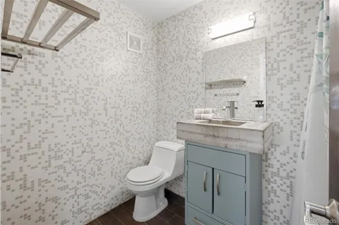 $425,000 | 500 East 11th Avenue, Unit 201, Denver, CO 80203