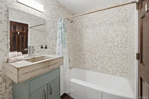 $425,000 | 500 East 11th Avenue, Unit 201, Denver, CO 80203