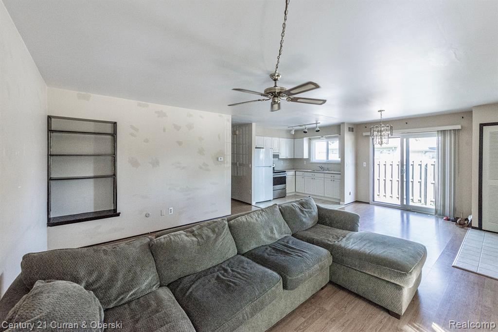 24049 Greenhill Road, Unit 109 Warren, MI 48091 - Photo 5 of 20 Gallery Image 5