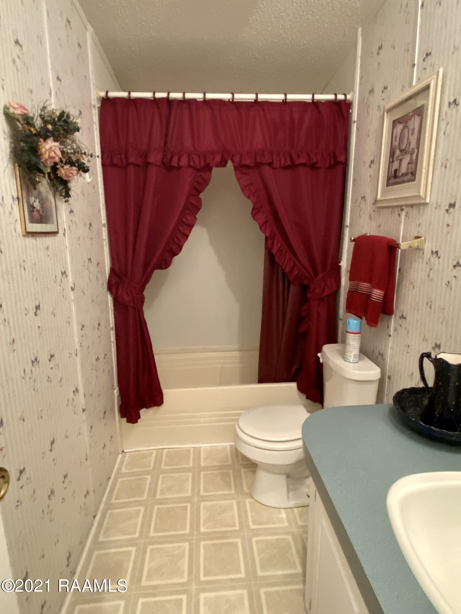 11308 Wesley Road Abbeville, LA 70510 - Photo 17 of 24 Guest bathroom