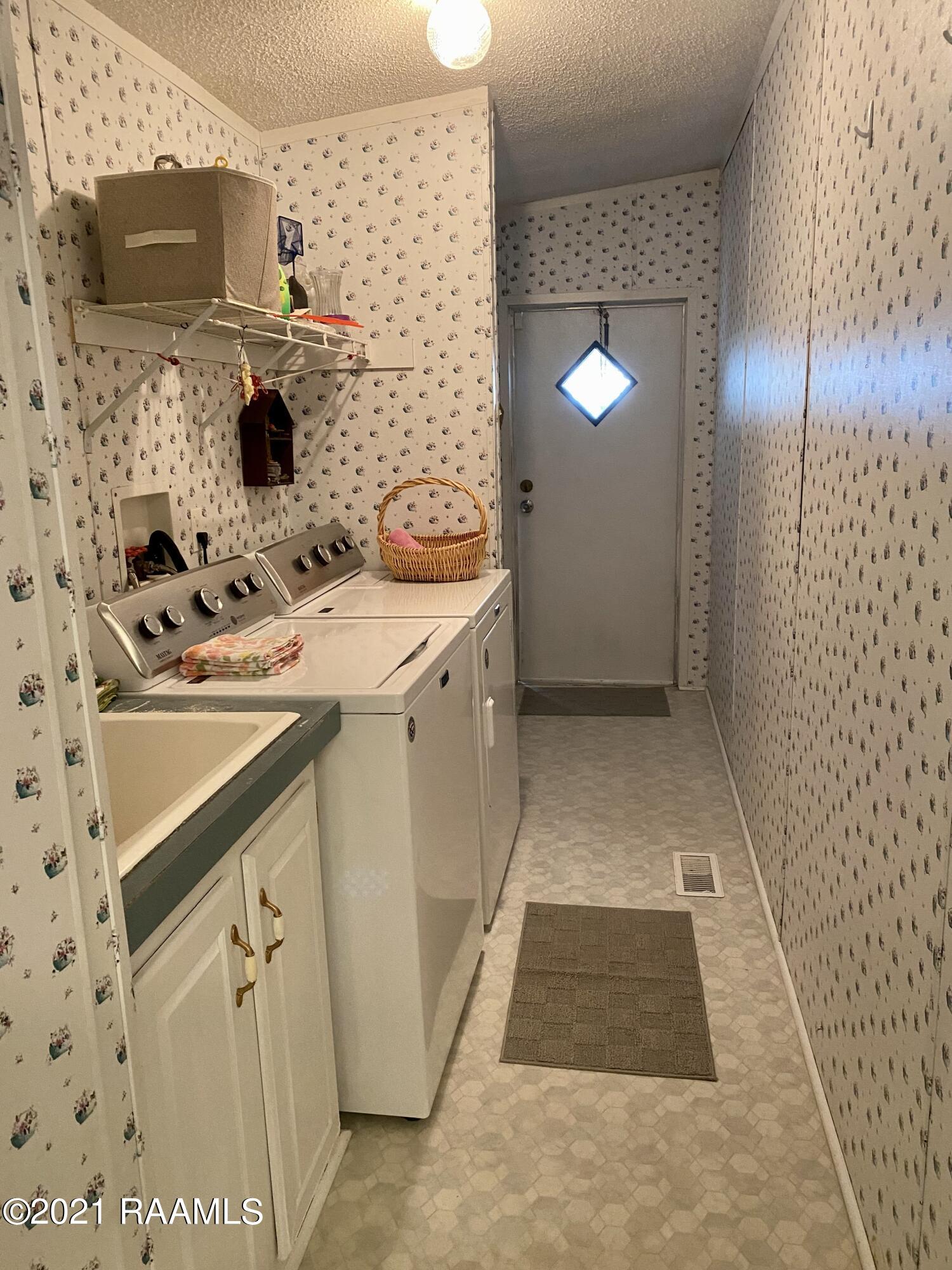 11308 Wesley Road Abbeville, LA 70510 - Photo 20 of 24 Utility room