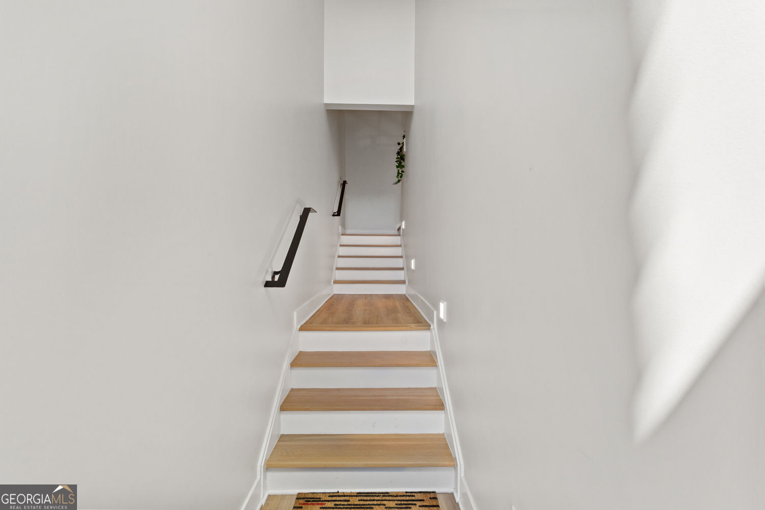 1631 Overlook Way Atlanta, GA 30318 - Photo 42 of 43 Gallery Image 42