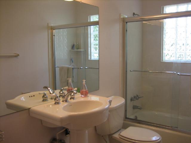 2896 Welsford Road Columbus, OH 43221 - Photo 11 of 12
