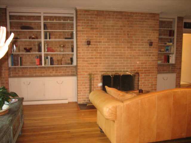 2896 Welsford Road Columbus, OH 43221 - Photo 4 of 12