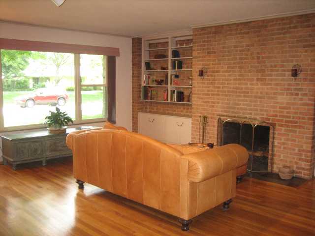 2896 Welsford Road Columbus, OH 43221 - Photo 5 of 12