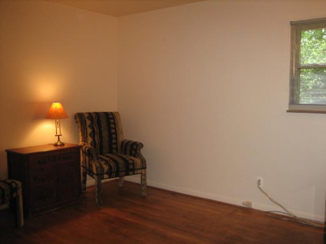 2896 Welsford Road Columbus, OH 43221 - Photo 10 of 12