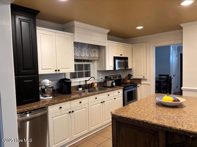 501 Blaney Street Clinton, NC 28328 - Photo 14 of 30 Kitchen_2