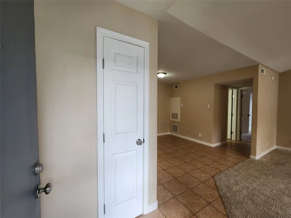 $1,100 | 17401 Red Oak Drive, Unit 100, Houston, TX 77090