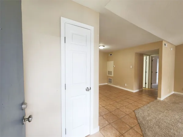 $1,075 | 17401 Red Oak Drive, Unit 100, Houston, TX 77090