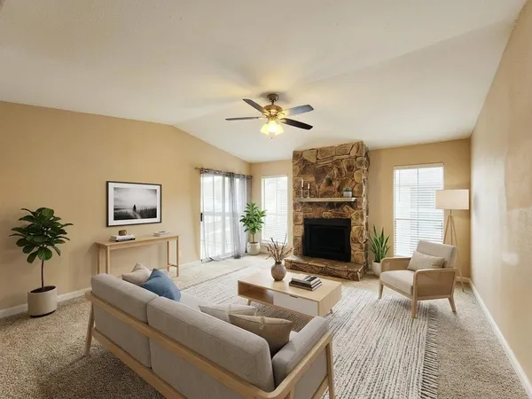 $1,075 | 17401 Red Oak Drive, Unit 100, Houston, TX 77090