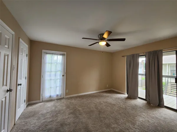 $1,075 | 17401 Red Oak Drive, Unit 100, Houston, TX 77090