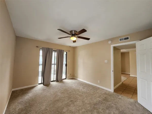 $1,075 | 17401 Red Oak Drive, Unit 100, Houston, TX 77090