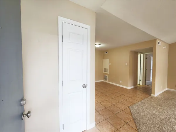 $1,075 | 17401 Red Oak Drive, Unit 100, Houston, TX 77090