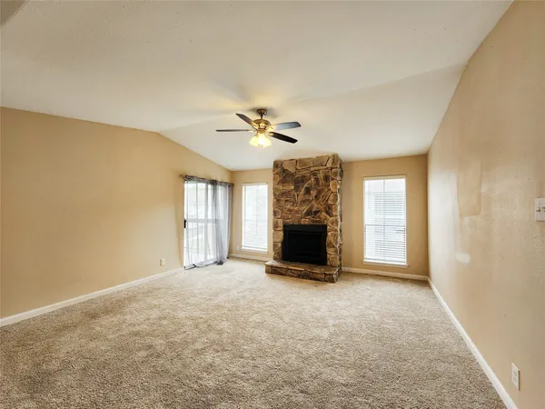 $1,075 | 17401 Red Oak Drive, Unit 100, Houston, TX 77090