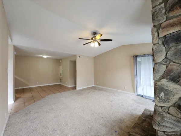 $1,075 | 17401 Red Oak Drive, Unit 100, Houston, TX 77090