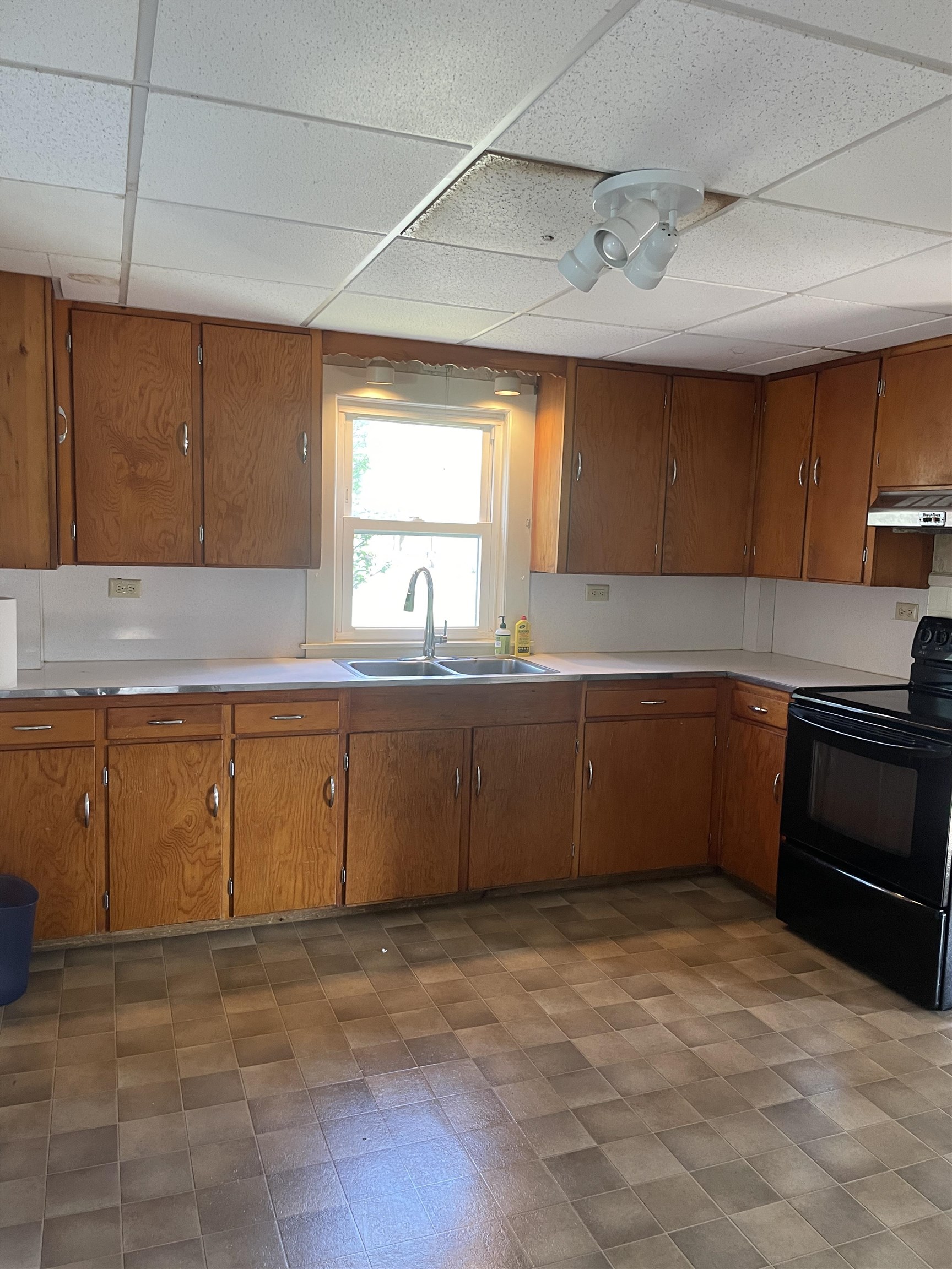 102 Chestnut Hill Road Rochester, NH 03867 - Photo 8 of 16