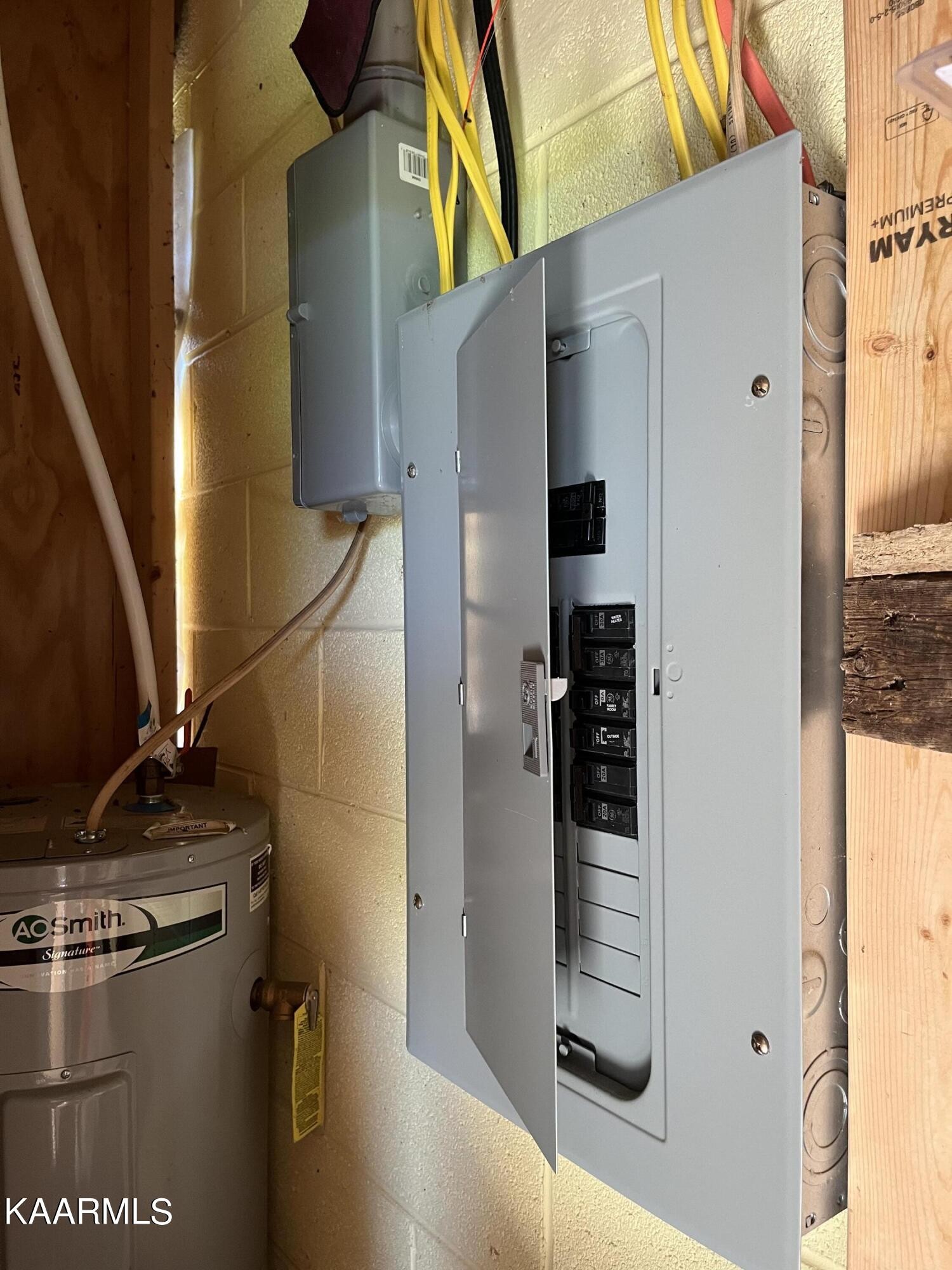 4700 Sunnyside Road Philadelphia, TN 37846 - Photo 36 of 48 a view of storage and utility room