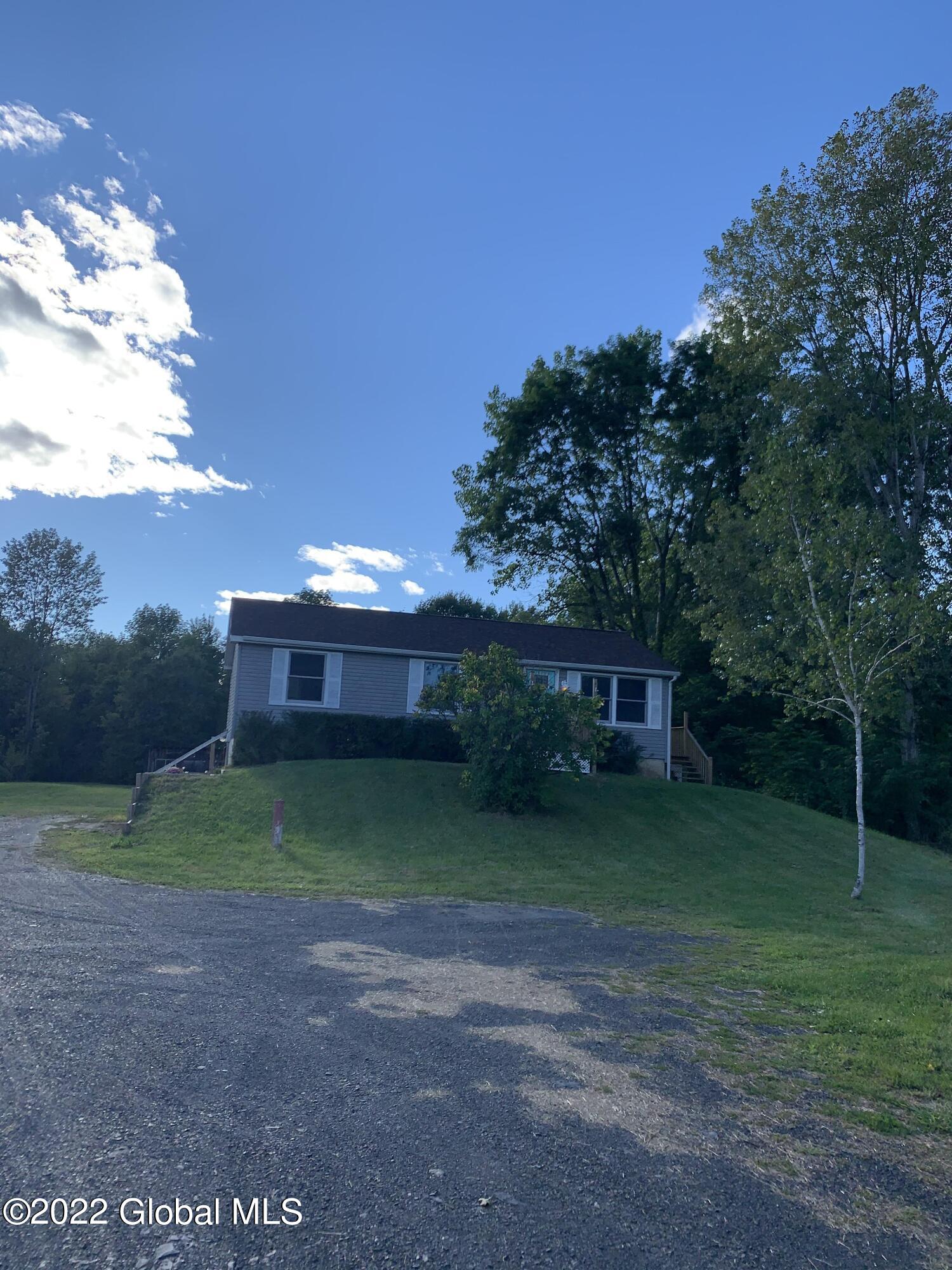 149 Fort Edward Road Moreau, NY 12828 - Photo 2 of 22 IMG_6922