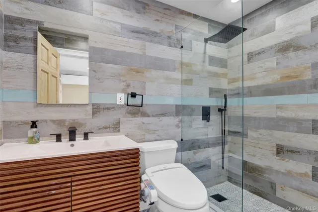 $1,995,000 | 505 East Drive, Copiague, NY 11726