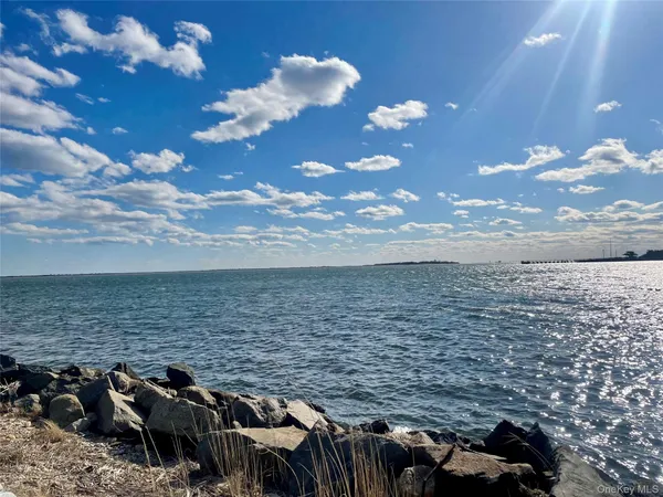 $1,995,000 | 505 East Drive, Copiague, NY 11726