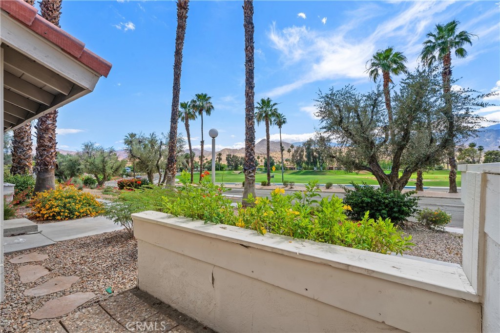 2010 Lawrence Crossley Road Palm Springs, CA 92264 - Photo 7 of 35