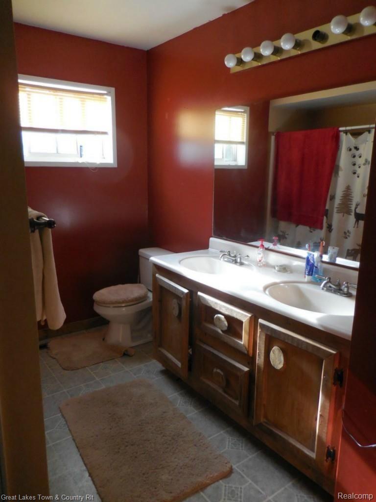 5061 North Henderson Road Davison, MI 48423 - Photo 9 of 14 DSCN1041.jpg