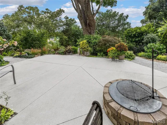 $235,000 | 706 Carl Street, Collinsville, IL 62234