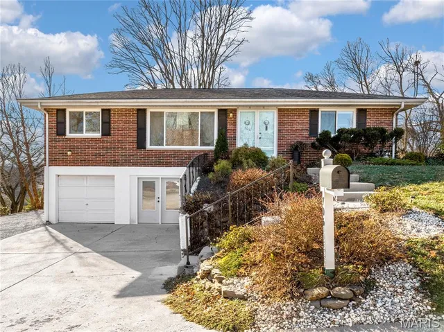 $235,000 | 706 Carl Street, Collinsville, IL 62234