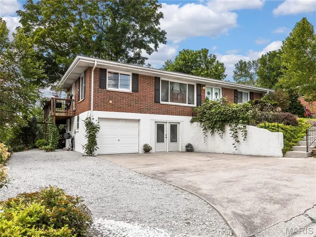 $235,000 | 706 Carl Street, Collinsville, IL 62234