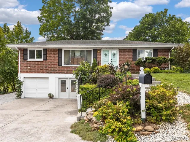 $235,000 | 706 Carl Street, Collinsville, IL 62234